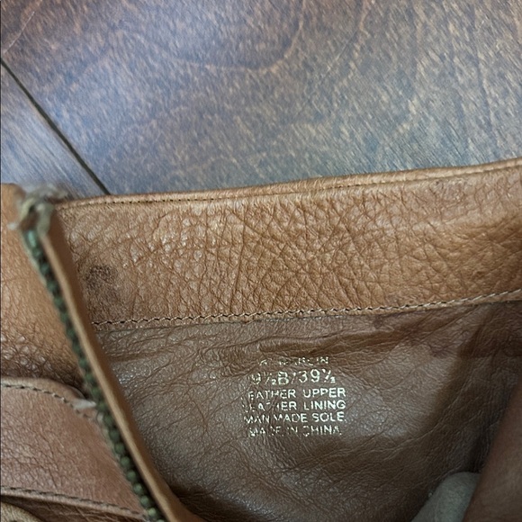 Vince Camuto Marcin Tan Pebbled Distressed Leather Studded Ankle Boots, Size 9.5 - Picture 15 of 16